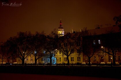 50 mm, f/1.4, ISO500, 1/100